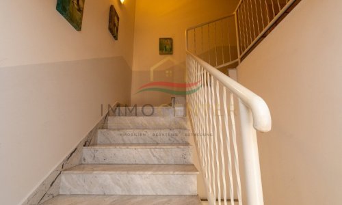 (AAA) Großzügiges Einfamilienhaus mit beeindruckendem Swimmingpool – Ideal als Familienwohnsitz oder Kapitalanlage (33912)
