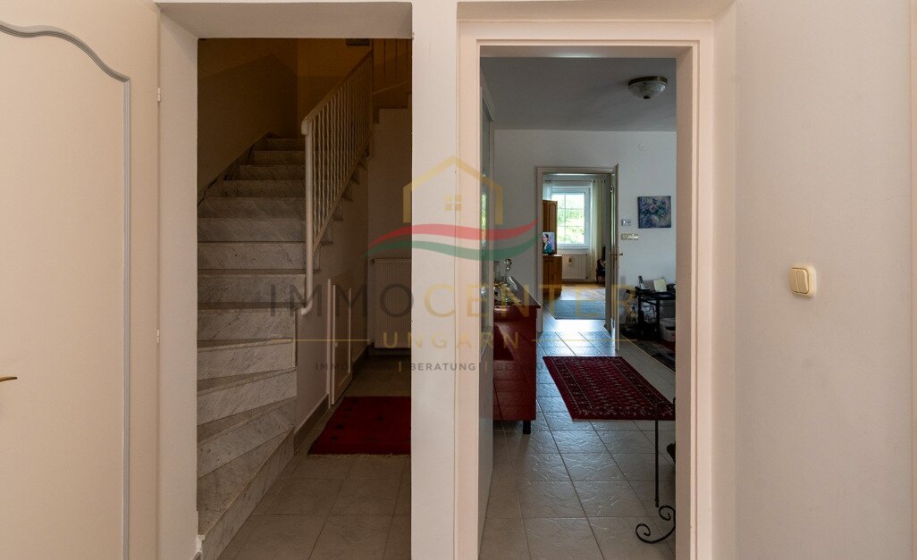 (AAA) Großzügiges Einfamilienhaus mit beeindruckendem Swimmingpool – Ideal als Familienwohnsitz oder Kapitalanlage (33912)