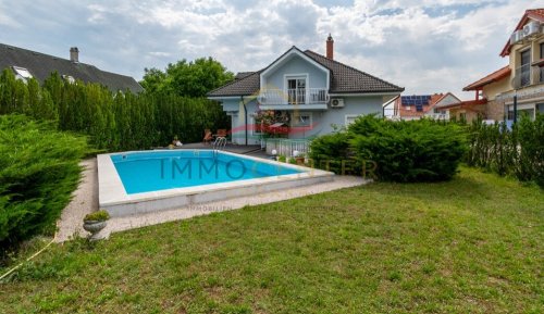 (AAA) Großzügiges Einfamilienhaus mit beeindruckendem Swimmingpool – Ideal als Familienwohnsitz oder Kapitalanlage (33912)