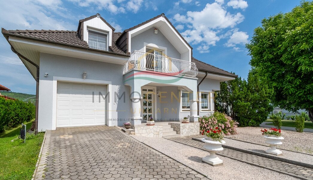 (AAA) Großzügiges Einfamilienhaus mit beeindruckendem Swimmingpool – Ideal als Familienwohnsitz oder Kapitalanlage