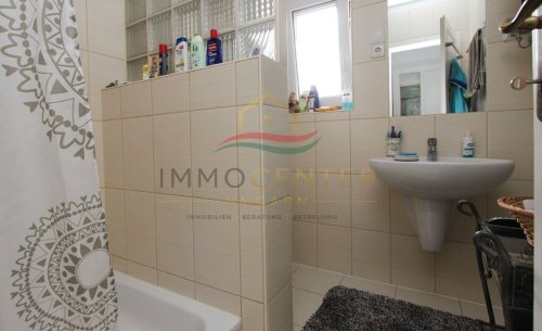 (AAA) Exklusives Einfamilienhaus in ruhiger Lage - naturnah mit teilweisem Balatonblick (33288)