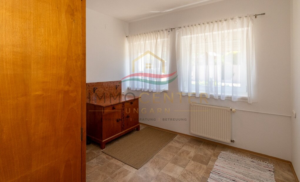 (AAA) Hervorragende Gelegenheit– Einfamilienhaus in Seenähe auf einem wunderschön angelegten Grundstück (33695)