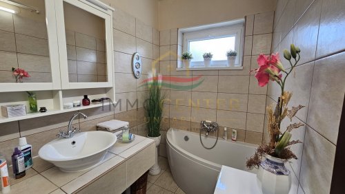 (AAA) Freistehendes Mehrgenerationenhaus in sehr guter Qualität (CM1128)