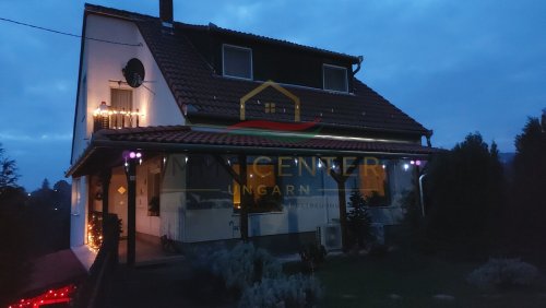 (AAA) Freistehendes Mehrgenerationenhaus in sehr guter Qualität (CM1128)