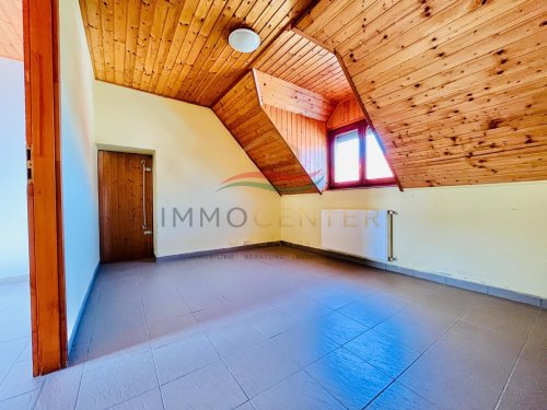 (AAA) Geräumiges Mehrgenerationenhaus in ruhiger Sackgasse (PB4749)