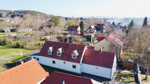 (AAA) Geräumiges Mehrgenerationenhaus in ruhiger Sackgasse (PB4749)