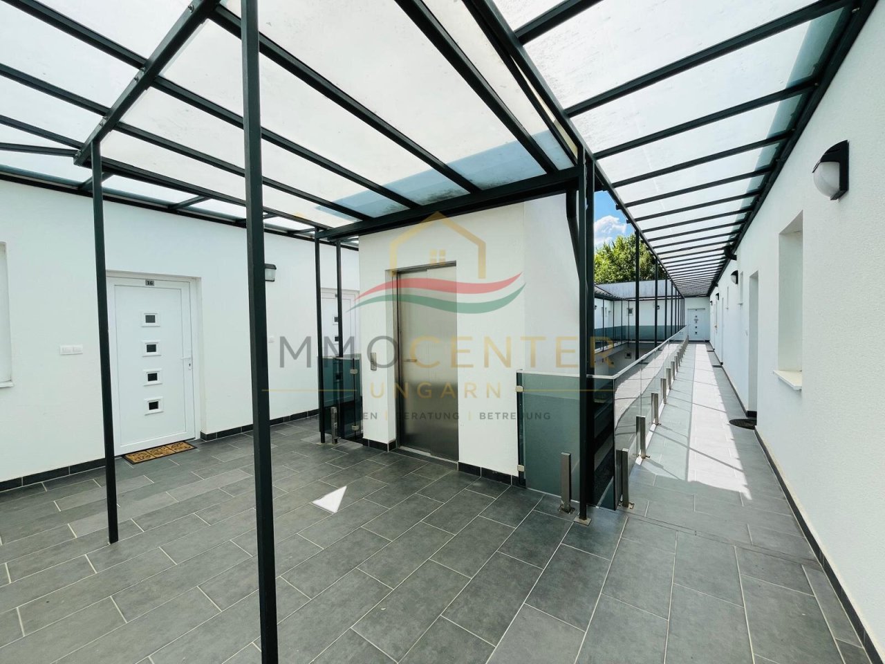 (AAB) Moderne Premium-Wohnung im Zentrum von Keszthely (PB4919)