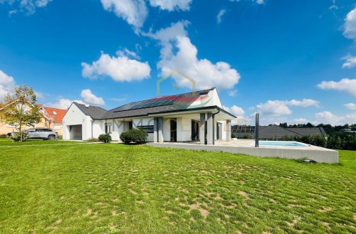 (AAA) Modernes, energieeffizientes Einfamilienhaus mit Pool und hochwertiger Ausstattung (PB3391)