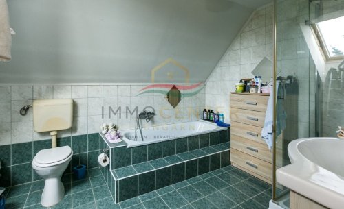 (AAA) Großes Panorama-Familienhaus in ruhiger Lage bei Héviz (33780)