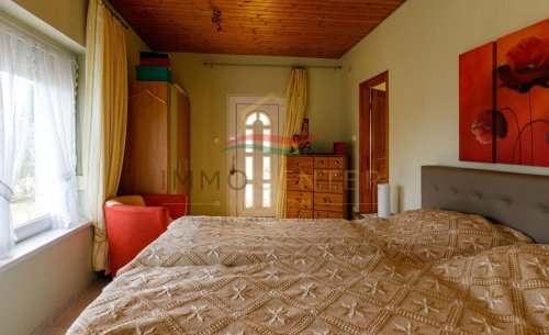 (AAA) Großes Panorama-Familienhaus in ruhiger Lage bei Héviz (33780)