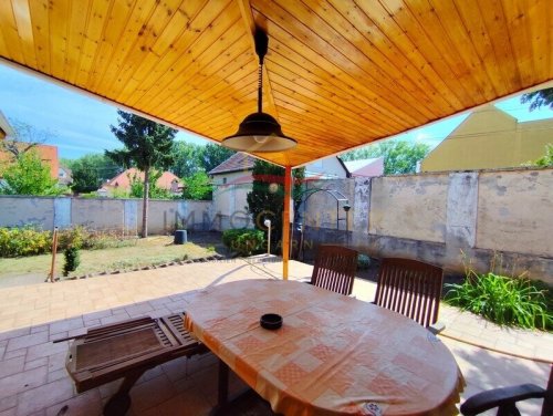 (BAA) Großzügiges Einfamilienhaus mit viel Potenzial in der Nähe von Révfalu (Lux002)