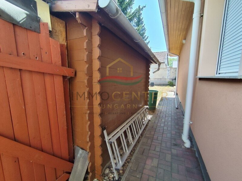 (BAA) Großzügiges Einfamilienhaus mit viel Potenzial in der Nähe von Révfalu