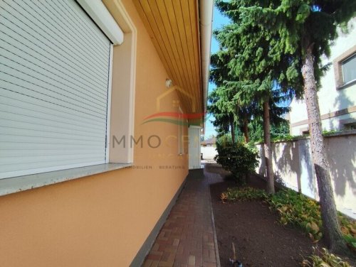 (BAA) Großzügiges Einfamilienhaus mit viel Potenzial in der Nähe von Révfalu (Lux002)