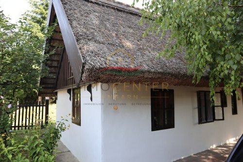 (BAA) Märchenhaftes, fast 100 Jahre altes Reetdach-Bauernhaus bei Györ (Lux003)