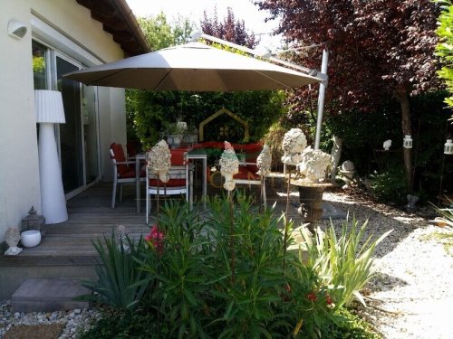 (BAA) Modernes Zuhause mit mediterranem Garten bei Győr (Lux007)