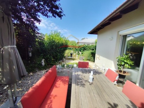 (BAA) Modernes Zuhause mit mediterranem Garten bei Győr (Lux007)
