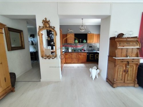 (BAA) Modernes Zuhause mit mediterranem Garten bei Győr (Lux007)