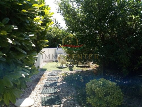 (BAA) Modernes Zuhause mit mediterranem Garten bei Győr (Lux007)