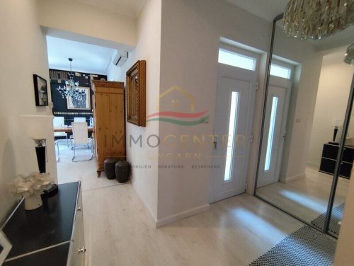(BAA) Modernes Zuhause mit mediterranem Garten bei Győr (Lux007)