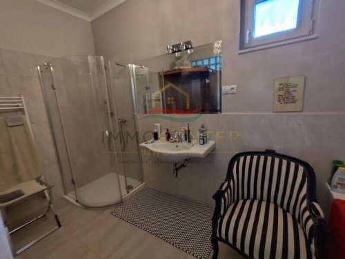 (BAA) Modernes Zuhause mit mediterranem Garten bei Győr (Lux007)