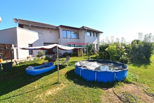 (BAA) Neuwertiges Haus mit schönem Ausblick, nah der Stadt und dem Thermalbad (FER0727)