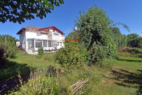 (BAA) Neuwertiges Haus mit schönem Ausblick, nah der Stadt und dem Thermalbad (FER0727)