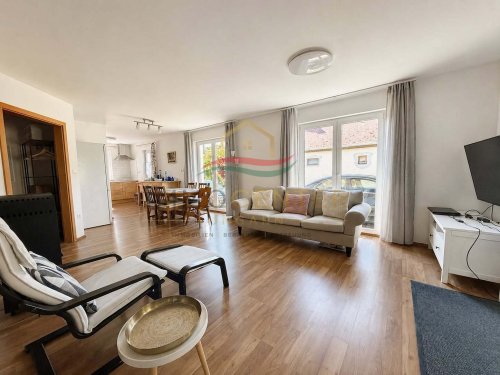 (BAA) Hochwertiges Famillienhaus mit vollwertigem, bewohnbarem Nebengebäude (HIL2023)