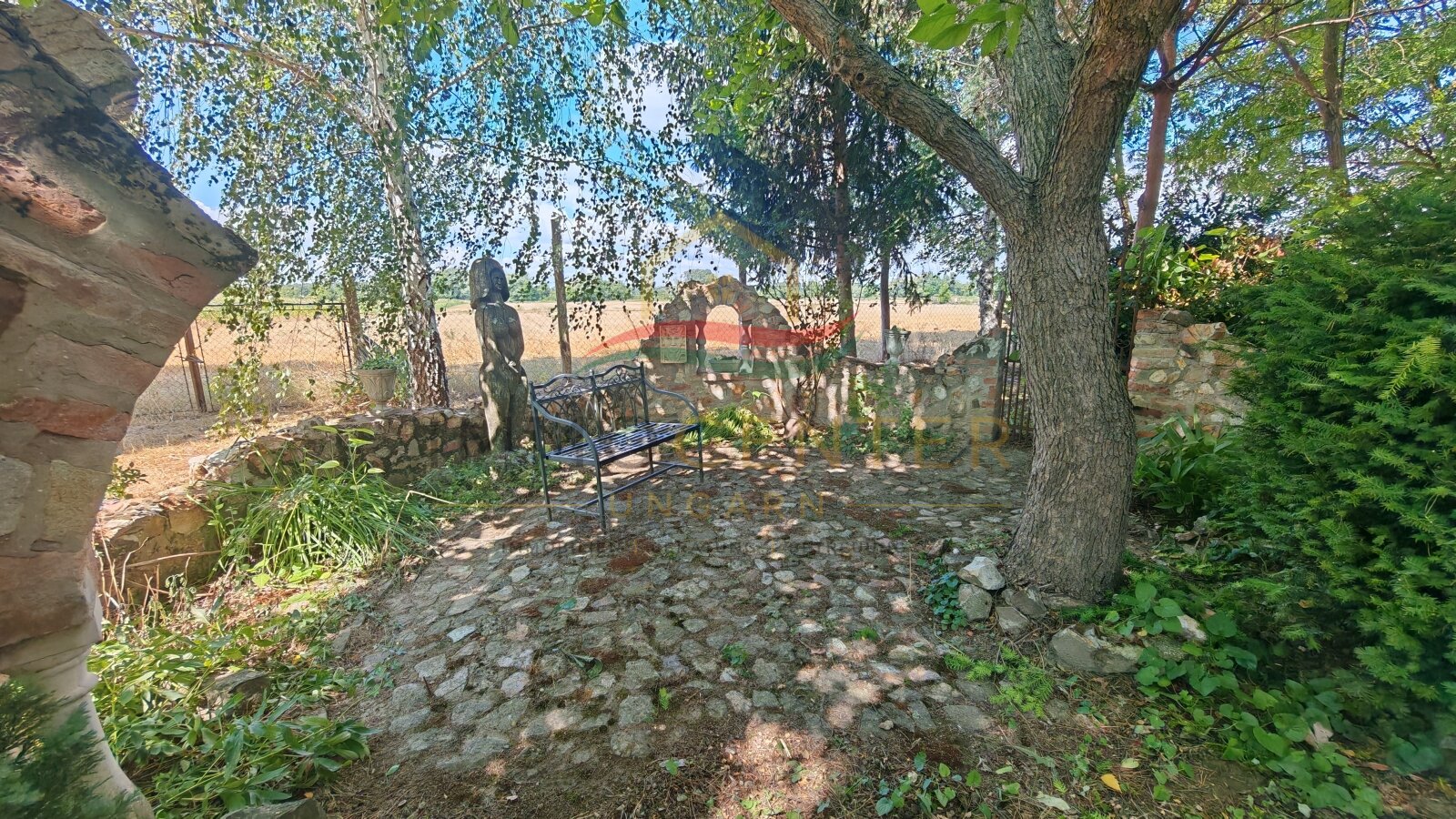 (BAA) Großzügiges Landhaus mit 4.044 m² Grundstück, Teich und zahlreichen Nebengebäuden