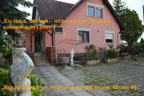 Familienhaus mit Wintergarten, Gästehaus, Pool &amp; Sauna – bei Győr, in Gönyű! (Lux018)