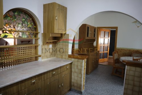Familienhaus mit Wintergarten, Gästehaus, Pool &amp; Sauna – bei Győr, in Gönyű! (Lux018)