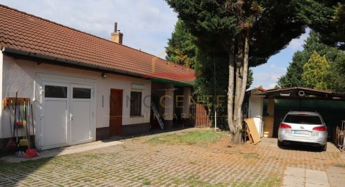 Familienhaus mit Wintergarten, Gästehaus, Pool &amp; Sauna – bei Győr, in Gönyű! (Lux018)