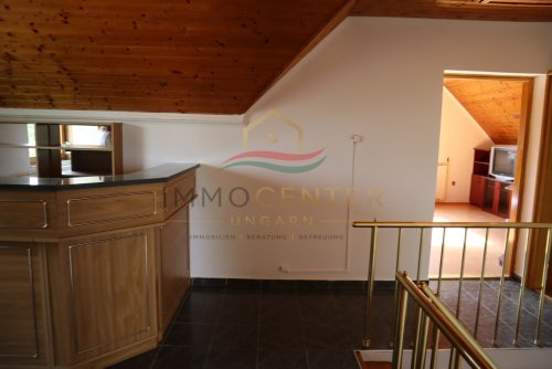 Familienhaus mit Wintergarten, Gästehaus, Pool &amp; Sauna – bei Győr, in Gönyű! (Lux018)
