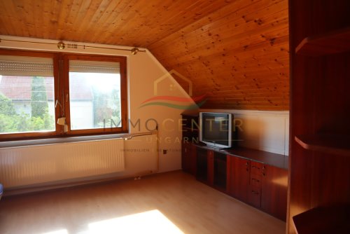 Familienhaus mit Wintergarten, Gästehaus, Pool &amp; Sauna – bei Győr, in Gönyű! (Lux018)