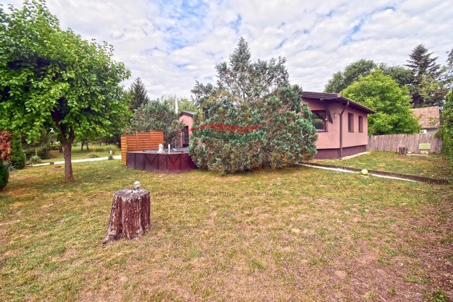 (BAA) Renoviertes Landhaus mit Pool – nur ein Nachbar: ruhig wohnen nahe Balaton