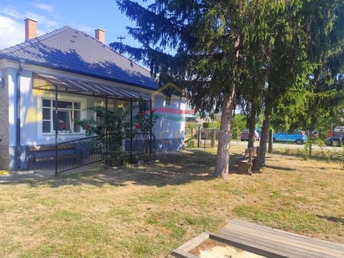 (BAA) Koffer packen und einziehen – ruhiges Landhaus mit großem Garten und Wald am Grundstücksende (Lux020)