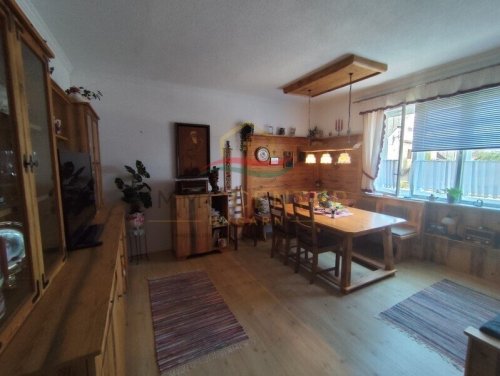 (BAA) Koffer packen und einziehen – ruhiges Landhaus mit großem Garten und Wald am Grundstücksende (Lux020)