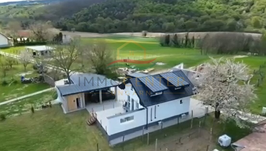 (AAA) Neubau: Hochwertig ausgestattetes Landhaus in ruhiger Lage