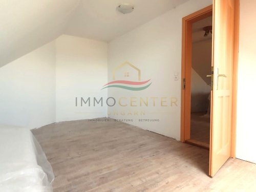 (AAA) Ungarn - nähe Hévíz - 3 Zimmer DG Wohnung mit Balkon (KK0831)