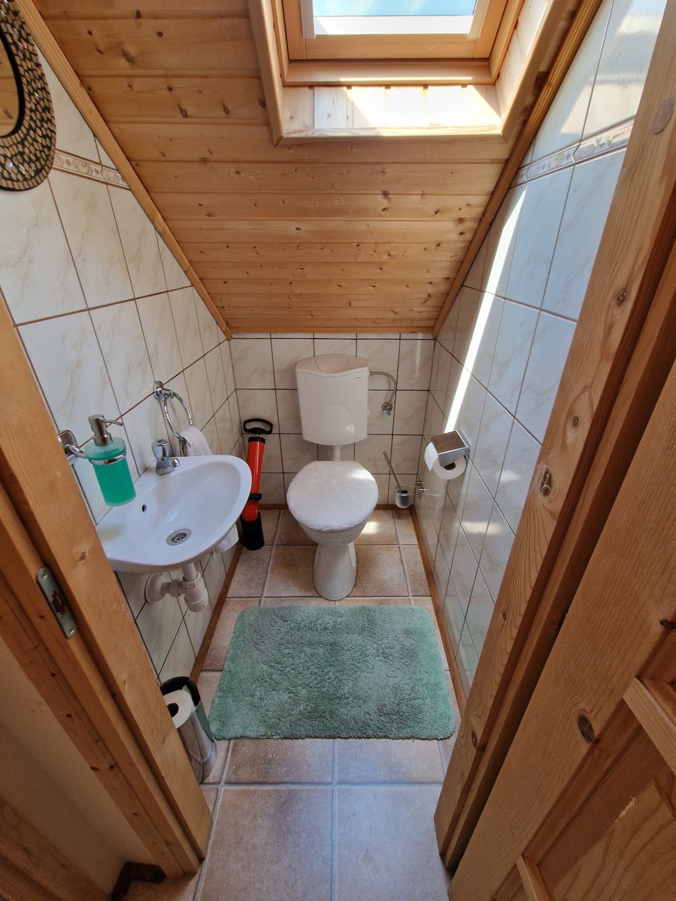 (AAB) Großes Landhaus mit Pool in ruhiger Lage bei Heviz (HCM306-4) — WC az emeleten