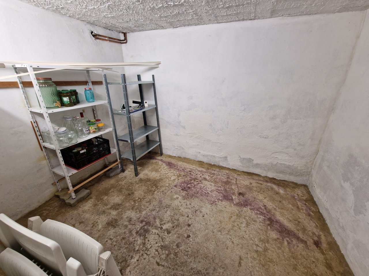 (AAB) Großes Landhaus mit Pool in ruhiger Lage bei Heviz (HCM306-4) — raktár pince