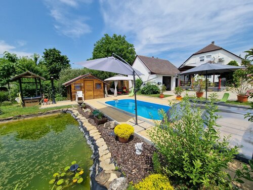 (AAB) Großes Landhaus mit Pool in ruhiger Lage bei Heviz (HCM306-4)