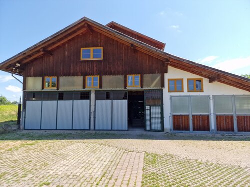 (BAA) Außergewöhnliches Anwesen für viele Nutzungsarten: Pferdegestüt, betreutes wohnen, Oldtimer-Halle usw (HCM333-4)