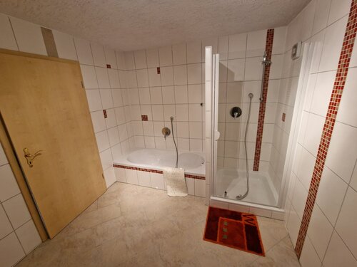 (BAA) Außergewöhnliches Anwesen für viele Nutzungsarten: Pferdegestüt, betreutes wohnen, Oldtimer-Halle usw (HCM333-4)