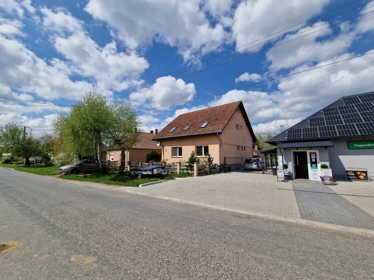 (BCA) Großes, grundsolides Haus, unterkellert, viel Platz und günstig!