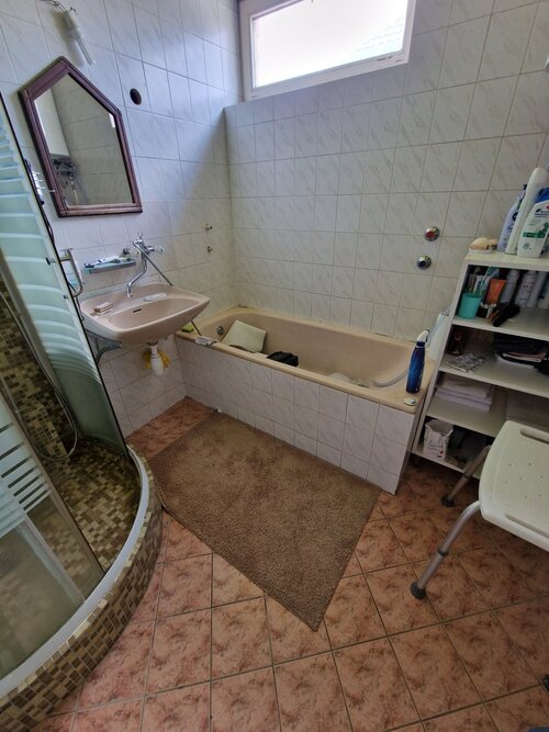 (BCA) Großes, grundsolides Haus, unterkellert, viel Platz und günstig! (HCM341-5) — Badezimmer EG