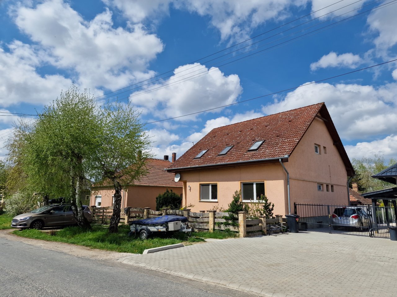 (BCA) Großes, grundsolides Haus, unterkellert, viel Platz und günstig!