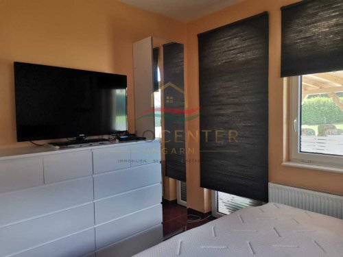 (AAA) Neuwertiges Landhaus im Bungalowstil mit Gästeappartment und Pool (CM064-5)