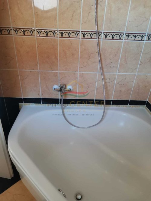 (AAA) Neuwertiges Landhaus im Bungalowstil mit Gästeappartment und Pool (CM064-5)
