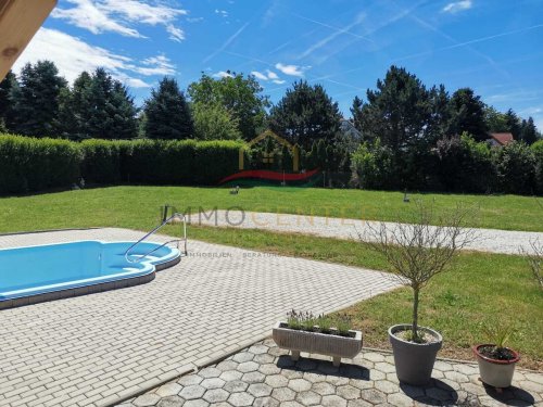 (AAA) Neuwertiges Landhaus im Bungalowstil mit Gästeappartment und Pool (CM064-5)