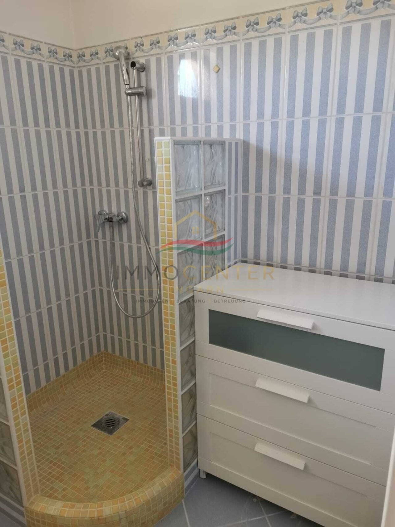 (AAA) Neuwertiges Landhaus im Bungalowstil mit Gästeappartment und Pool (CM064-5)